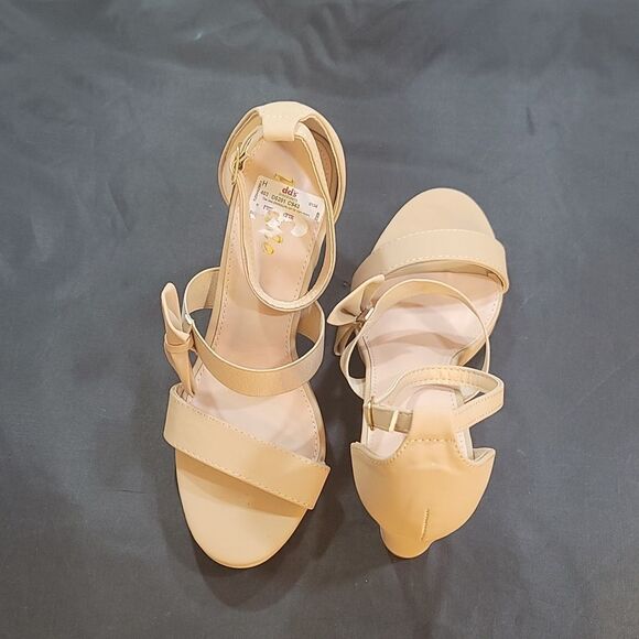 BRAND NEW PAZZLE DOUBLE BOWNOT ROUND TOE BLOCK HEEL SANDAL - Picture 3 of 15